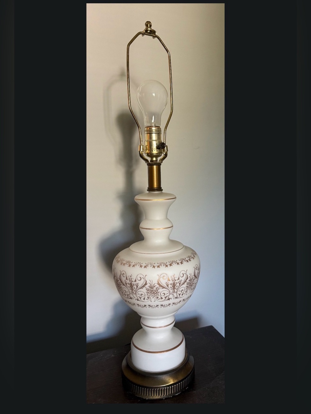 Vintage French Hollywood regency table lamp